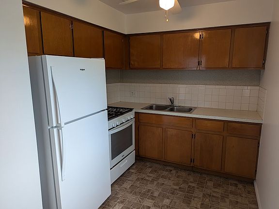 5th image of 866 Daggett Ave #1