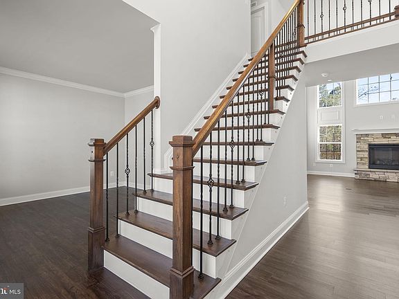 4th image of 24018 Woodmore Dr