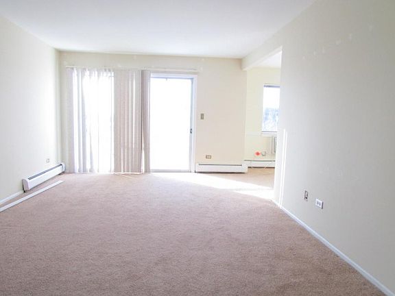 2nd image of 4 Villa Verde Dr APT 300