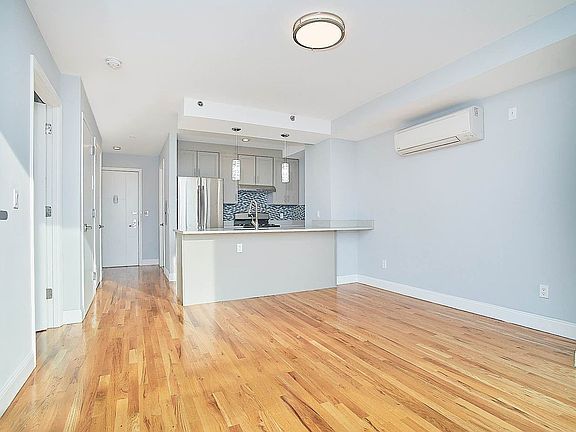 2nd image of 2139 3rd Ave APT 7C