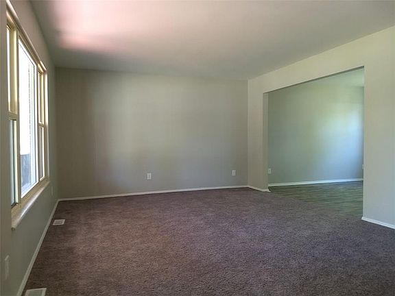 5th image of 419 Fairway Dr