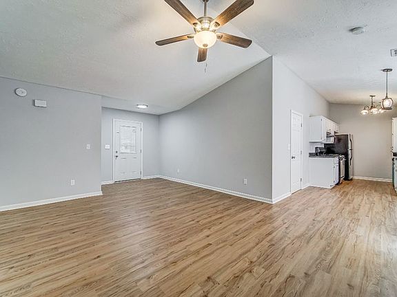 3rd image of 170 Rosewood Dr