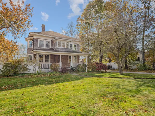 26 College Street, Old Saybrook, CT 06475