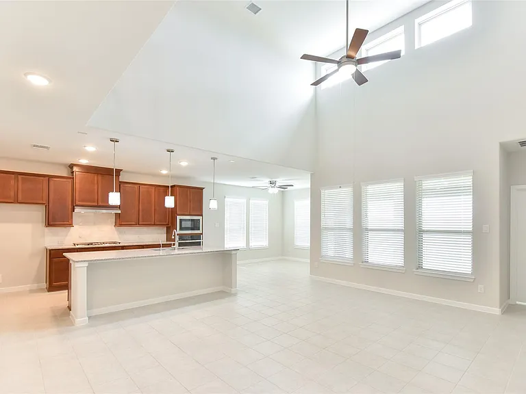 7826 Kenora Way — Photo 9