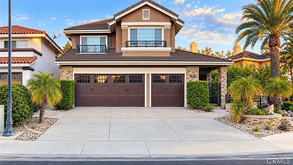 4 bed, 3403 sqft, $6,500 — Photo 1