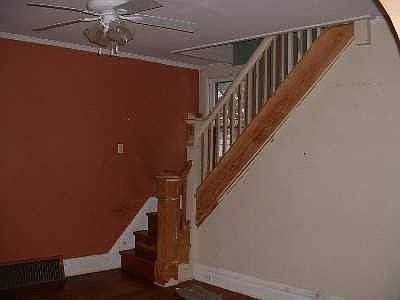 2nd image of 121 Elizabeth St