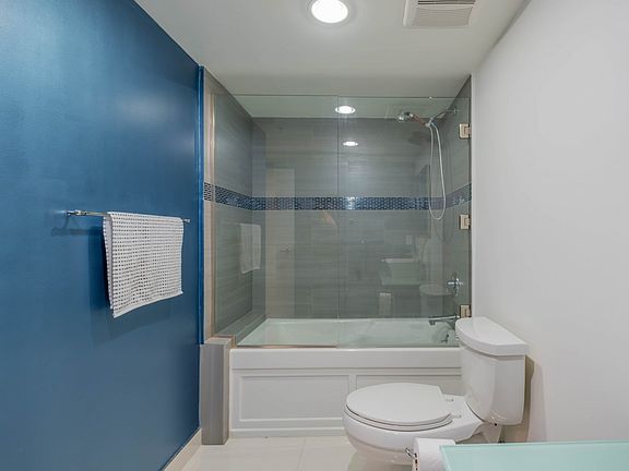 5th image of 35 N Raymond Ave Unit 204