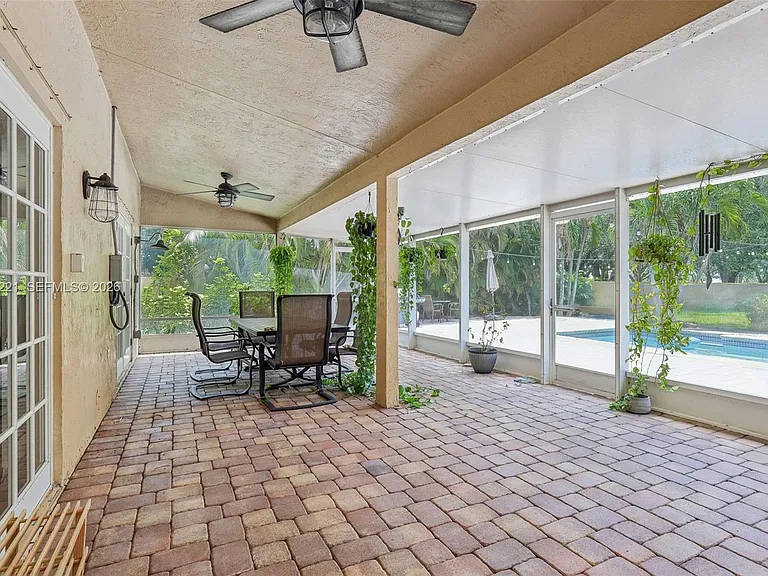 13100 NW 11th Dr — Photo 3