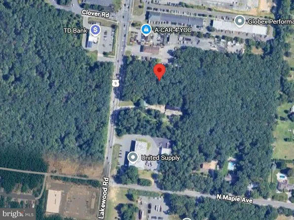 1009 Fleetwood Blvd, Toms River, NJ 08755