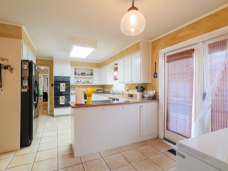 2114 Jerry Jones Dr — Photo 10