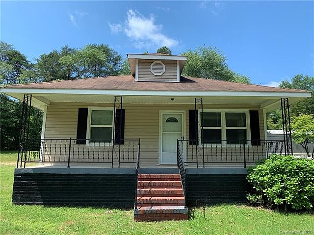 1st image of 801 Woodlawn St