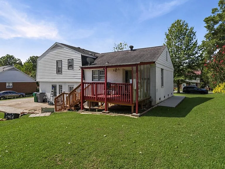 335 Meadowdale Ln — Photo 39