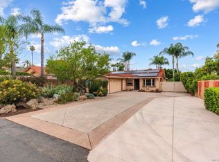 1121 Whispering Highlands Dr, Escondido, CA 92027