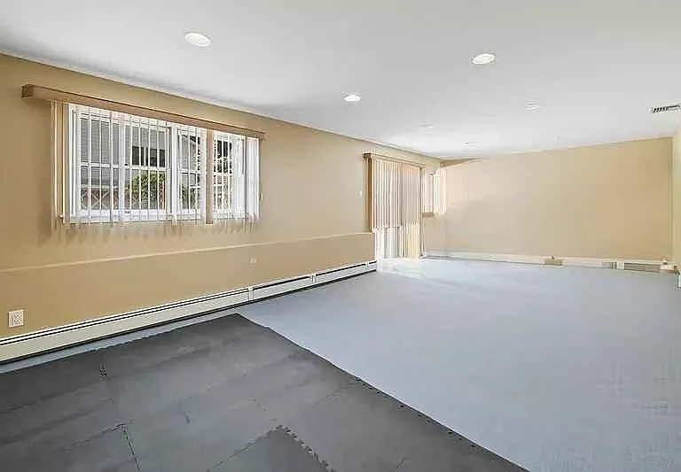 286 Gilbert Ave — Photo 12