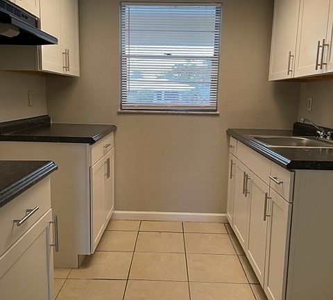 5th image of 11410 Char Ann Dr APT 1