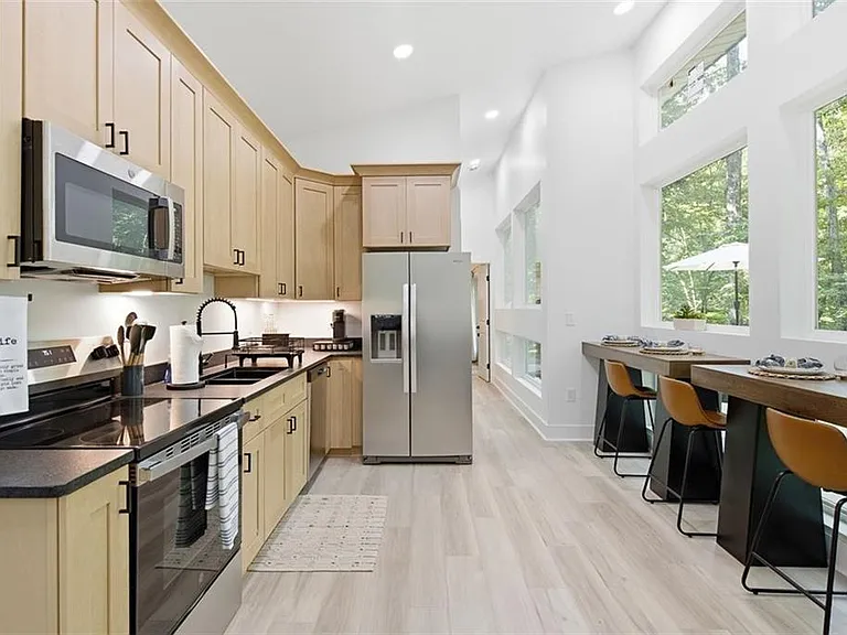 3203 Navajo Cir — Photo 15