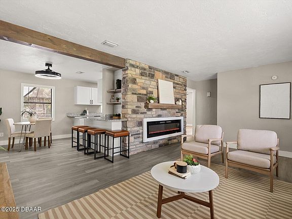 5th image of 615 Tarragona Way