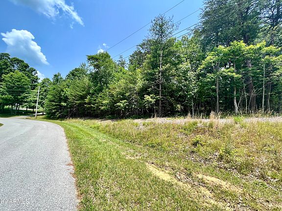 3rd image of Lindsey Knoll Ct