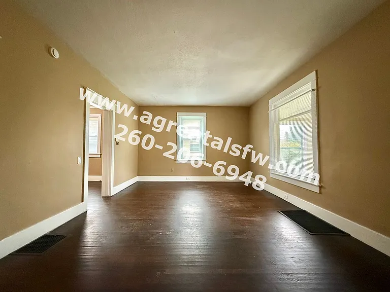 3221 Webster St — Photo 2