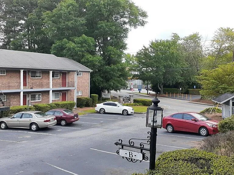 Westhampton Court — Photo 25
