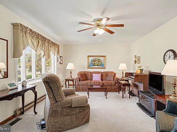 5th image of 112 Hearth Stone Dr