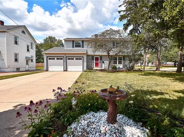 47 Southwick Dr, Bedford, OH 44146