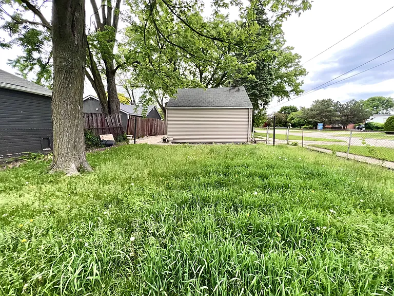 30105 Alger Blvd — Photo 14