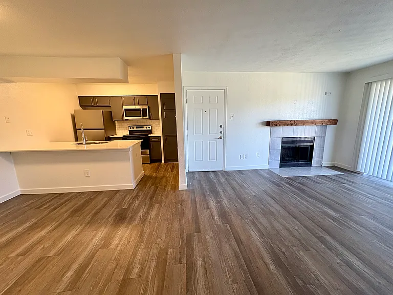 Pleasant Creek Apartments — Photo 23