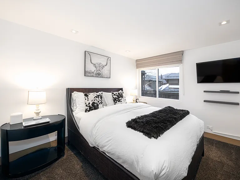 700 S Monarch St #202 — Photo 19