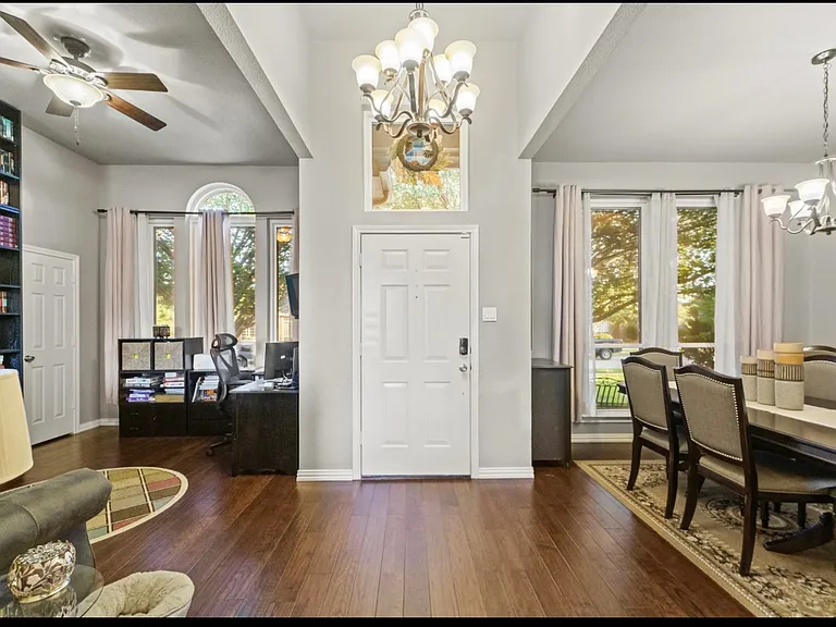 1402 Anchor Dr — Photo 3