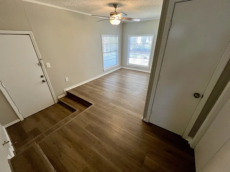 3225 Knox St — Photo 29