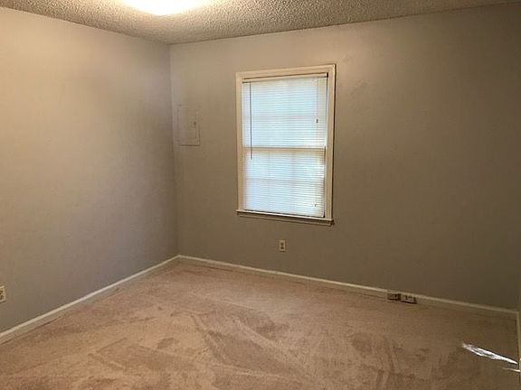 5th image of 460 S Weldon St