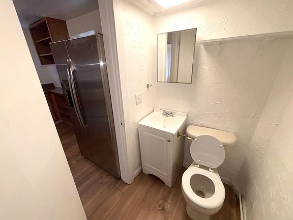 4th image of 519 S El Paso St #1