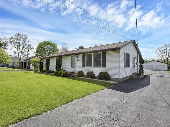 2nd image of 417 Kilbury Rd