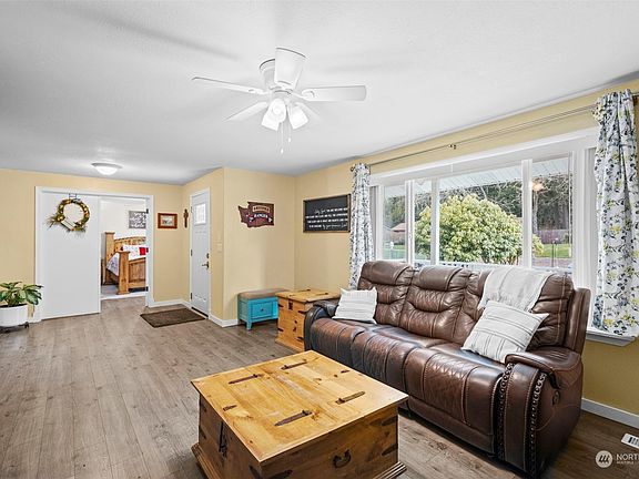 3rd image of 2805 SE Brentwood Drive