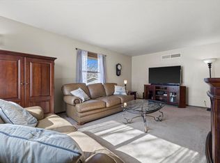 514 Highview Dr, Slinger, WI 53086