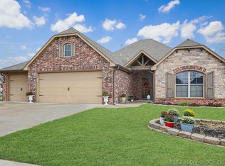 7401 E 82nd Pl N, Owasso, OK 74055