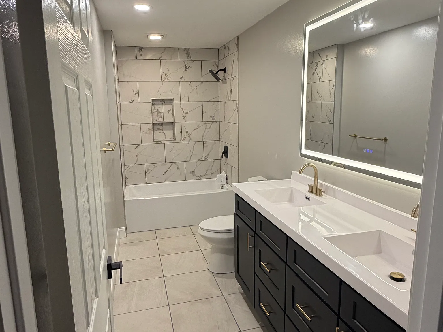 6 bed, 2.5 bath, 3243 sqft, $775 — Photo 2