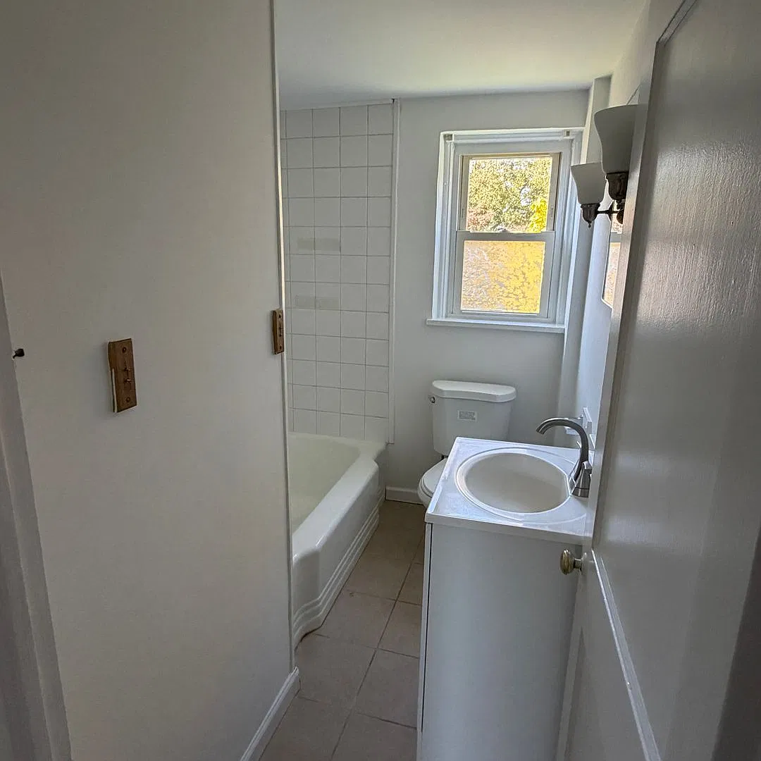 1223 Olive Street — Photo 3