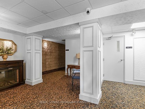 5th image of 95 Windsor Dr #502