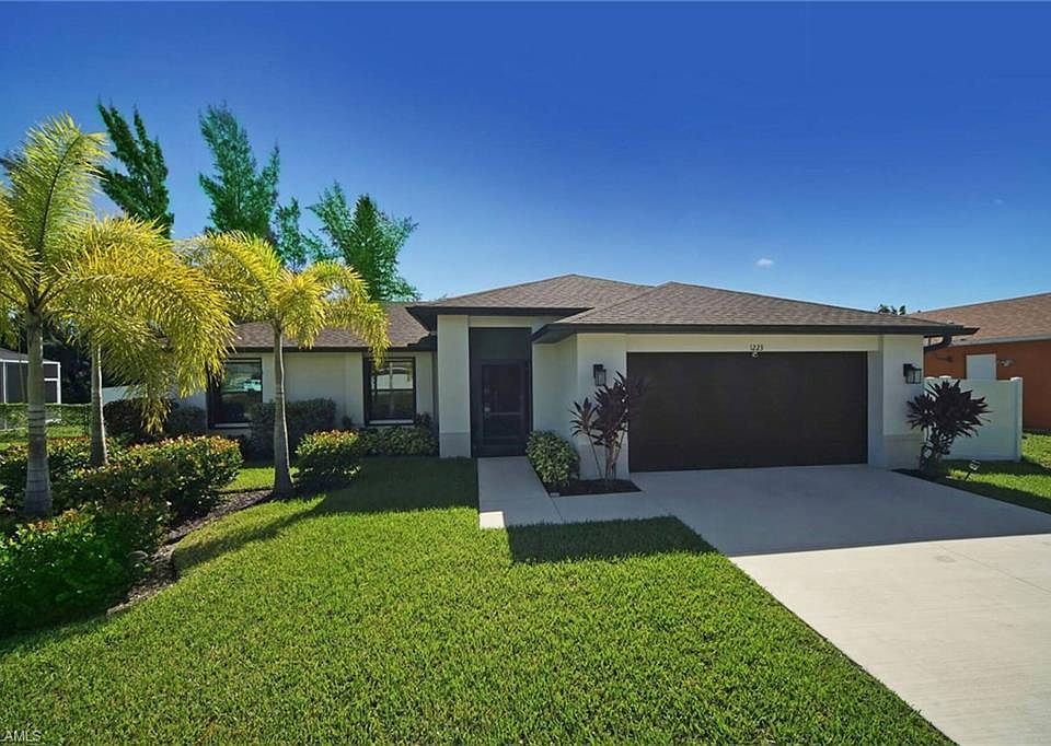 1st image of 1223 SE 2nd Pl