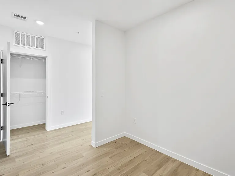 Oso Apartments — Photo 119