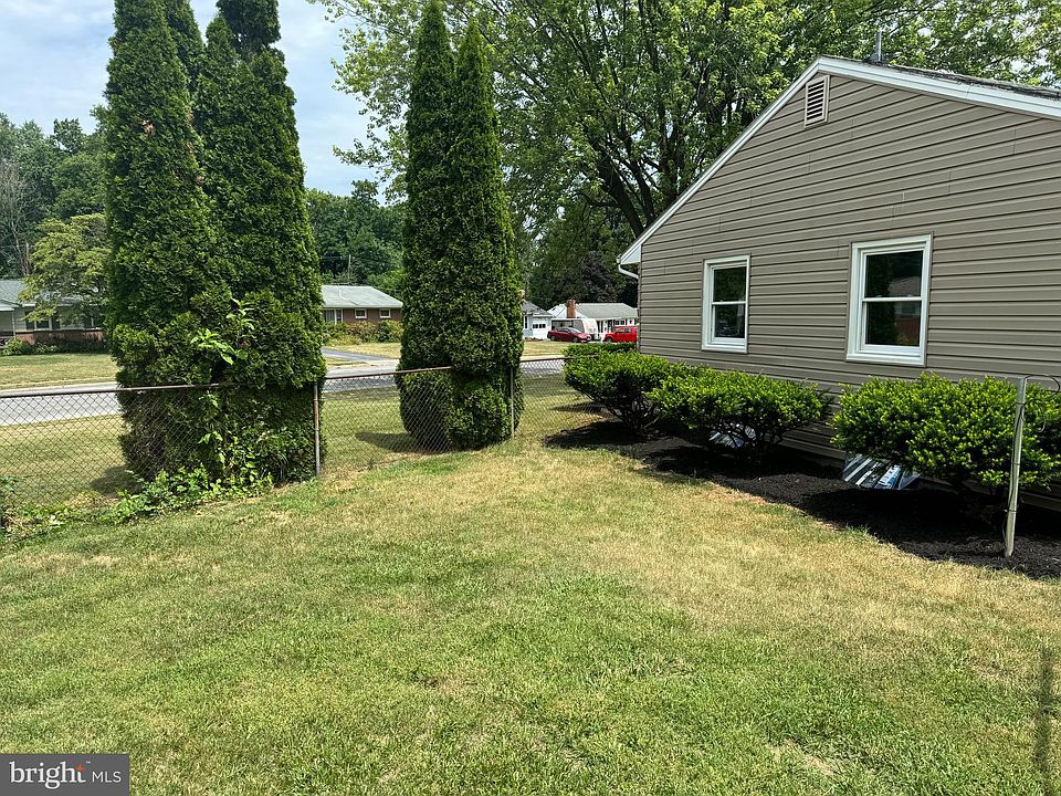 2nd image of 951 Noland Dr