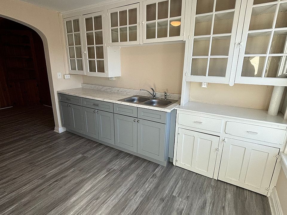 1st image of 409 Main St #9
