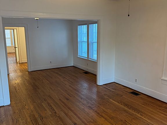 5th image of 2317 E Magnolia Ave #1