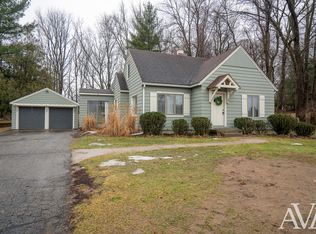 6548 Burton St SE, Grand Rapids, MI 49546