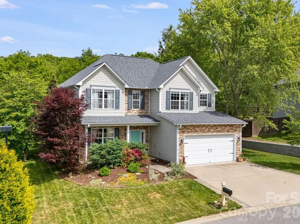 20 Stone River Dr, Asheville, NC 28804