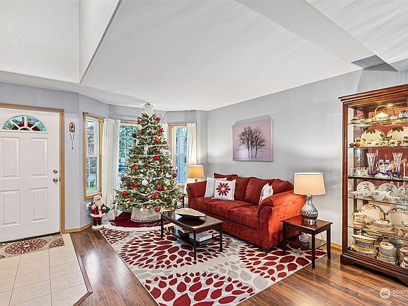 5th image of 15716 15th Avenue Ct E