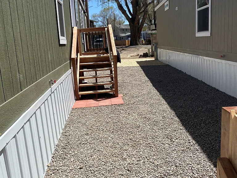 4 T Rd — Photo 3