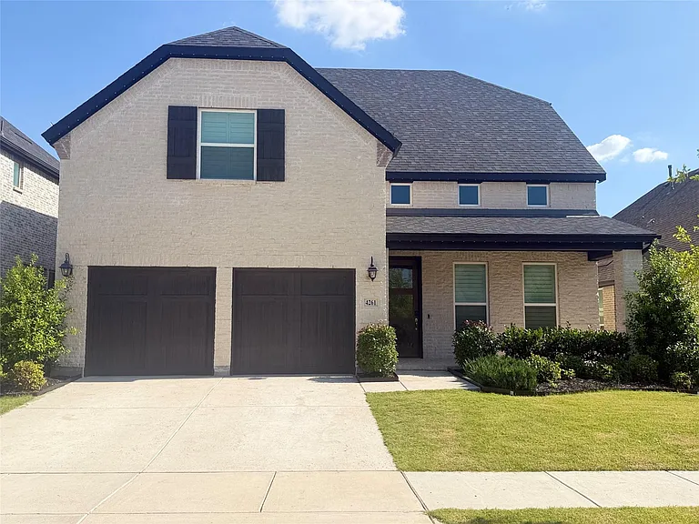 4261 Sandhills Ln — Photo 1